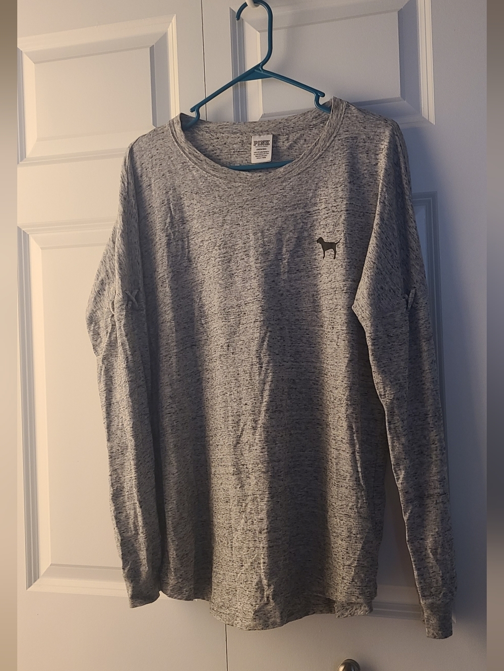 PINK Victoria's Secret EUC Heather Gray Long Sleeve Logo Tee- Size Large
